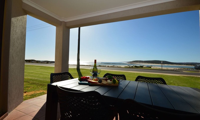 Kalbarri Villa | Pelican Shore Villa 1- Kalbarri WA