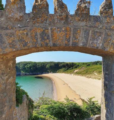 Pembroke House | Pembrokeshire Near Beach With A Hot Tub
