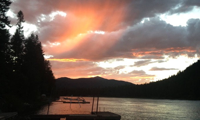 Cusick Cabin | Pend Oreille river cabin +