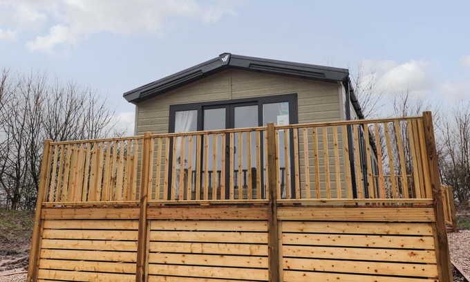 Fence Cabin | PENDLE VIEW LODGE, pet friendly, with a garden in Clitheroe