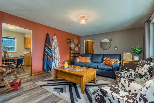 College Place House | Pendleton House - Complimentary Wine Tasting