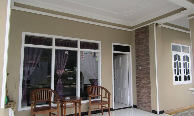 Plaosan Hotel | Penginapan Melati Sarangan
