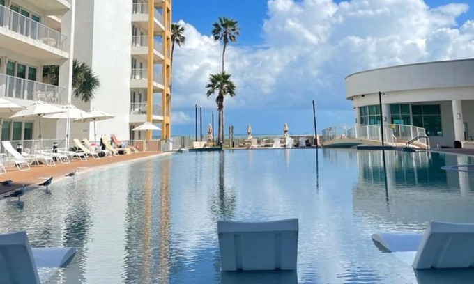 South Padre Island Hotel | Peninsula Island Resort & Spa - Beachfront Property at South Padre Island