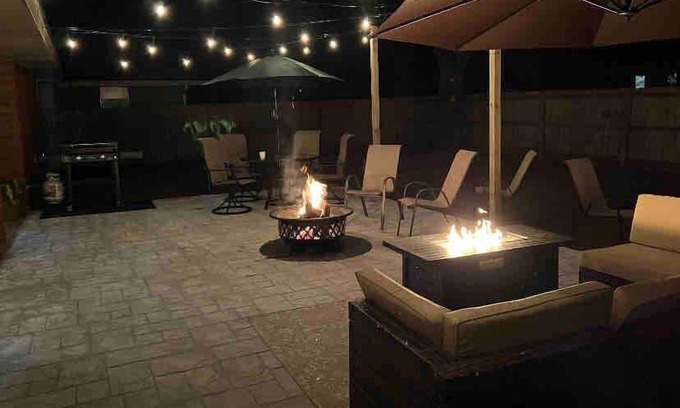 Pine Forest House | Pensacola Dog-Friendly Retreat: Backyard | Firepit