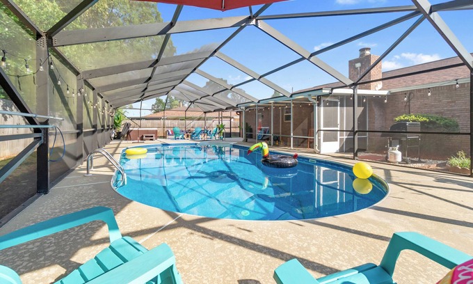 West Pensacola House | Pensacola Poolside Family Retreat w/Hot Tub & Game Room