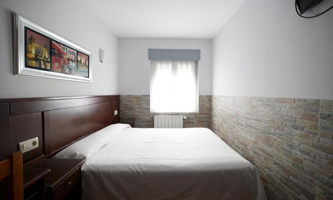 Aviles House | Pensión Serafín