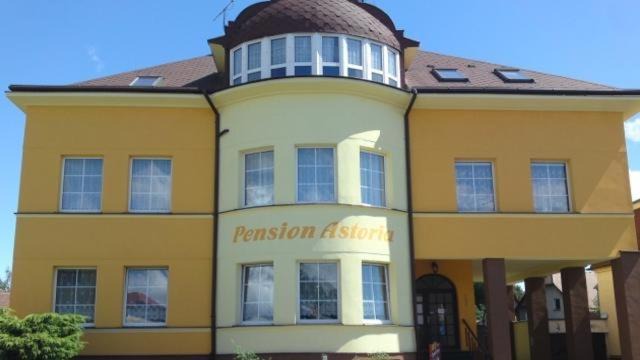 Klasterec nad Ohri House | Pension ASTORIA
