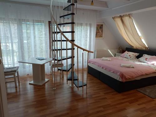 Grein Apartment | Pension DonauBlick Grein 2 in Stifterstrasse19. (2 Apartment )