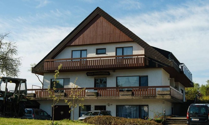 Hinzerath Cottage | Pension "Haus Hochwaldhöhe" - double room shower/WC