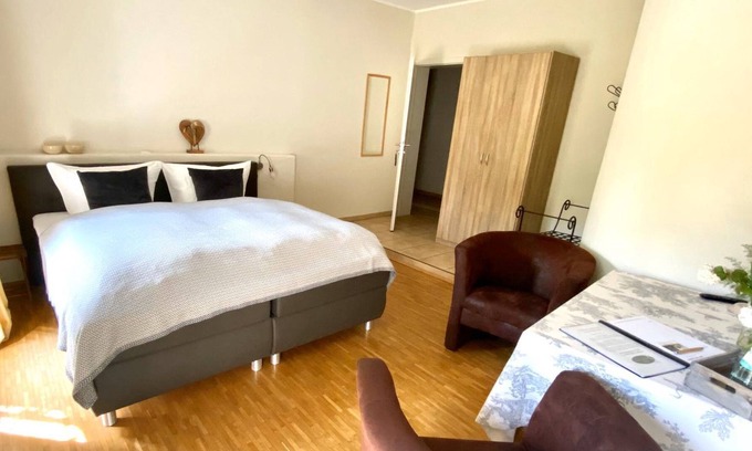 Mollberg Cottage | Pension "Hof Mollberg" - double room, shower, WC