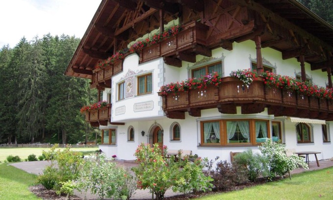 Neustift Im Stubaital House | Pension Peter
