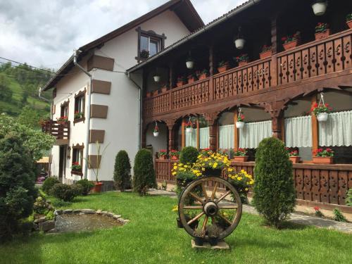 Botiza House | Pensiunea Cretuca