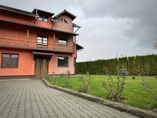 Intorsura Buzaului House | Pensiunea Floro