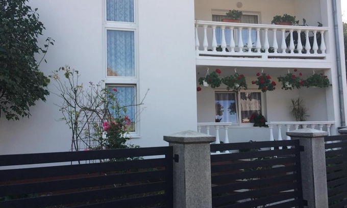Sant House | Pensiunea Grapini