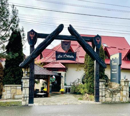 Tirgu Neamt House | Pensiunea La Cetate