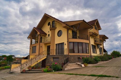 Baile Unu Mai House | Pensiunea Neredy