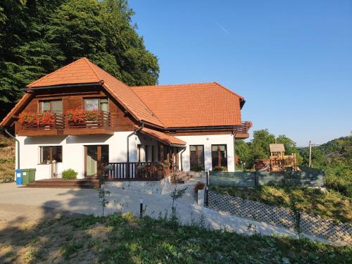 Livezeni Villa | Pensiunea Nossa Panzió