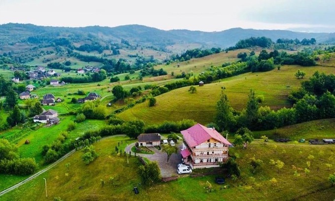 Stramtura House | PENSIUNEA PLAI STRABUN