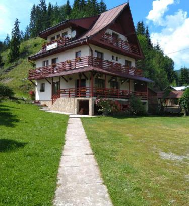Cozanesti House | Pensiunea Roua Diminetilor