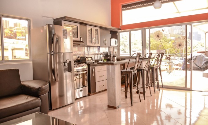 El Poblado Condo | Penthouse 3 Bedroom AC, Lleras 8 Person Hot Tub, Roof Deck & View