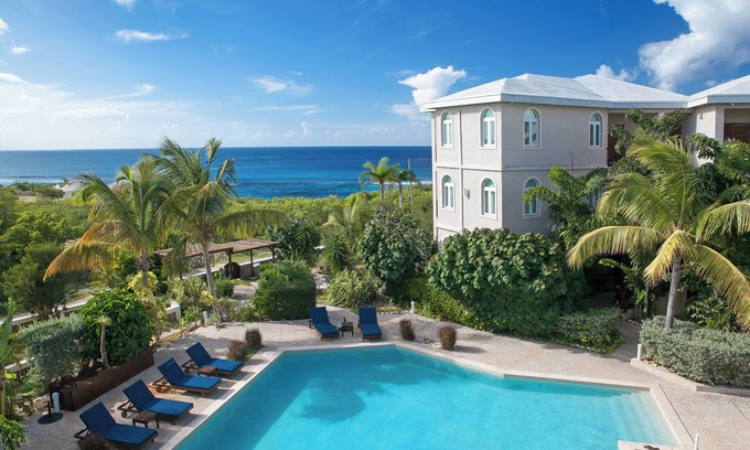 Shoal Bay Condo | Penthouse Condo- concierge, walk to beach, complimentary beach chairs!