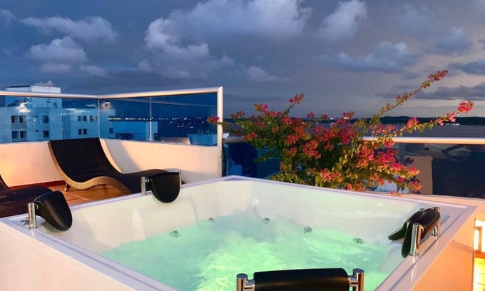 Bocachica Apartment | Penthouse Mirador jacuzzi