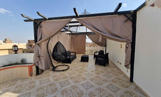 Pyramids Gardens Apartment | Penthouse Near the Pyramids - Great Stay!