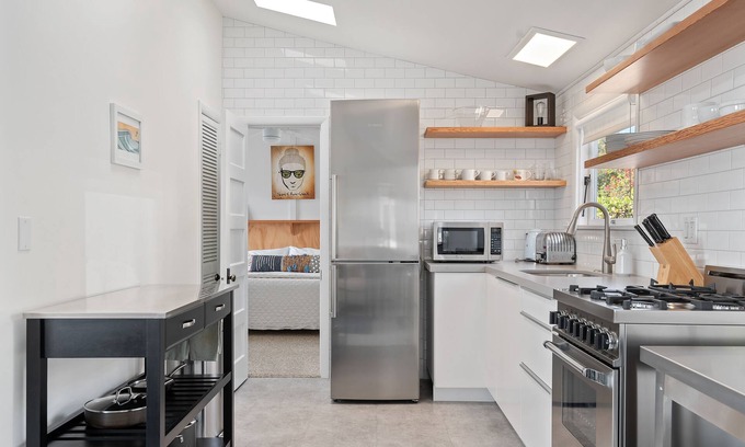 Summerland House | Penthouse ocean views 1Bd/1Bth