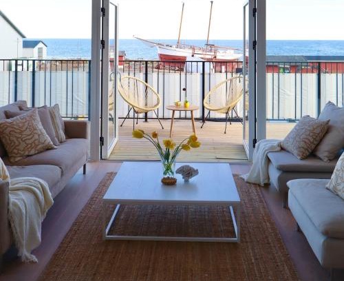 Skillinge House | Penthouse over the harbour