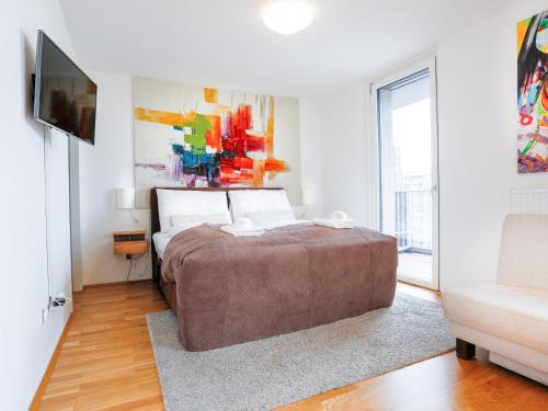 Favoriten Apartment | Penthouse Studio with Terrace and City View - 5 mins walk to Hauptbahnhof Train Station