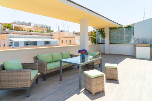 San Giovanni Apartment | Penthouse with Panoramic Terrace -3 Min to Metro A