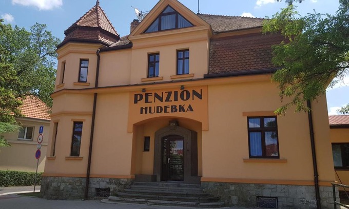 Louny House | Penzion Hudebka