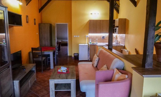 Louny House | Penzion Na Hradbách