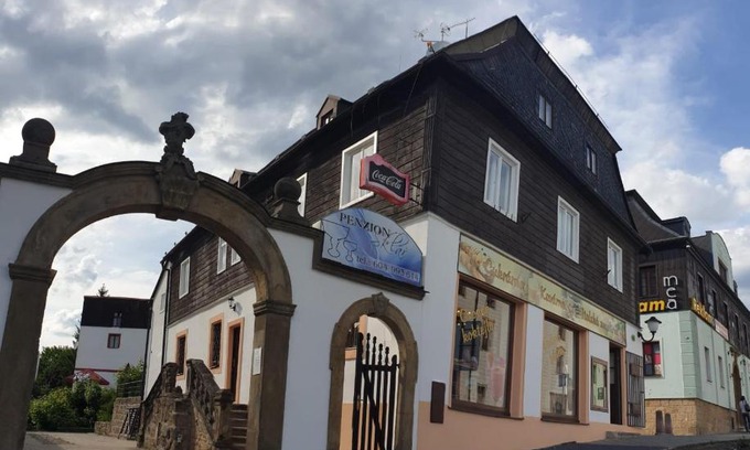 Novy Bor House | Penzion Sklář