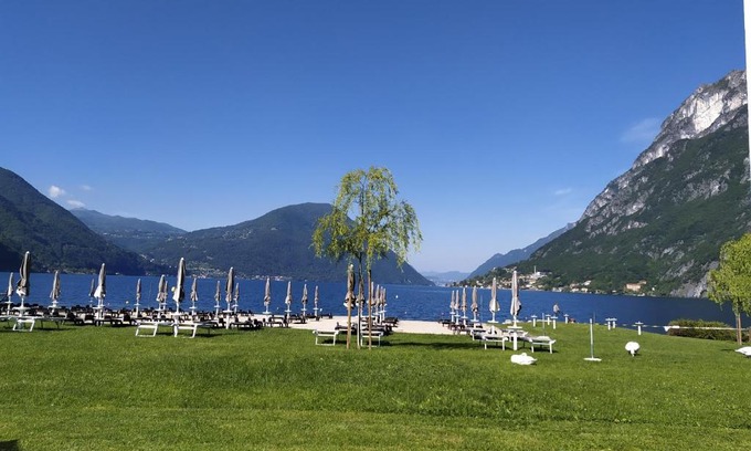 Porlezza Bed & Breakfast | PEONIA 2 posti Wi-Fi AC free park Jacuzzi
