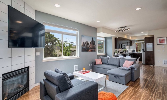 Minor House | Perch - Marion Manor 13: Spacious & cozy living in the heart of Seattle