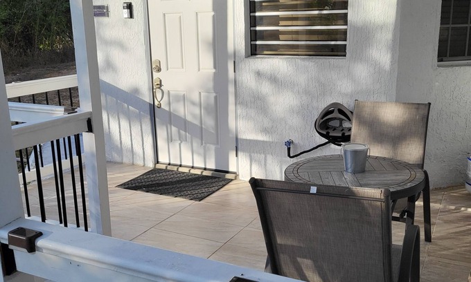 Estate Strawberry Hill Apartment | Percyvillevi - Cozy and private 1-BDRM