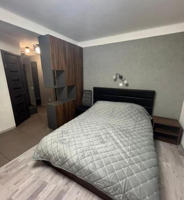 Shevchenkivs'kyi District Apartment | Peremohy Avenue 17