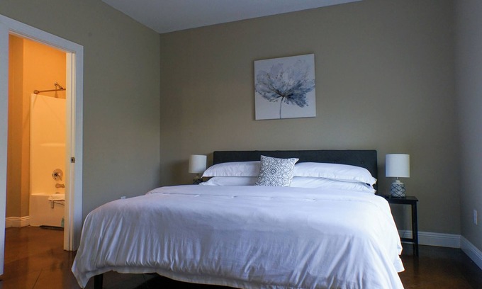 Kreole Apartment | Perfect 3BR 2BA/Center of Moss Point/Balcony