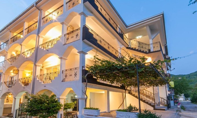 Prijevor Apartment | Perfect Budva Stay Near the Sea & Aqua Park - Duplex Studio 1/3