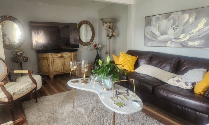 Downey Bed & Breakfast | Perfect charming home with ac