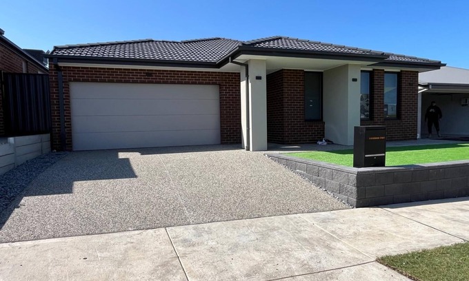 Kalkallo House | Perfect Family Home w Garage Near Parks & Donnybrook
