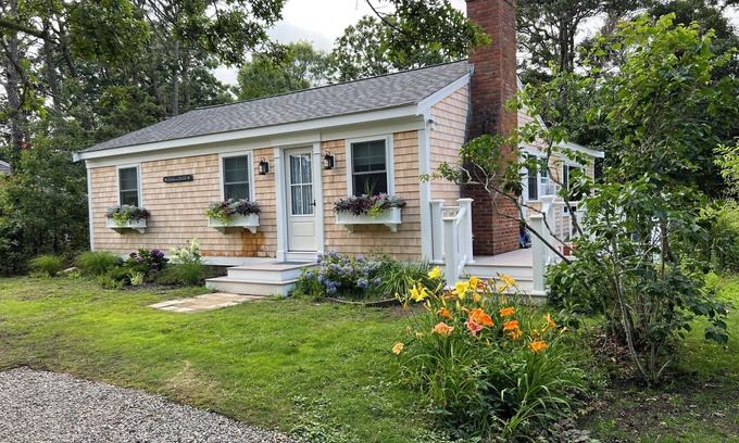 Brewster Cottage | Perfect for Fall Getaway! Fully-Appointed Cape Retreat, Short Walk to Beach