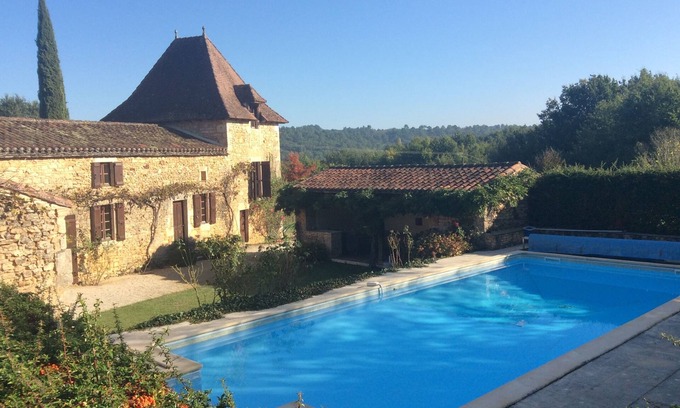 Sauveterre-la-Lemance House | Perfect privacy in the French countryside between the Lot and Dordogne