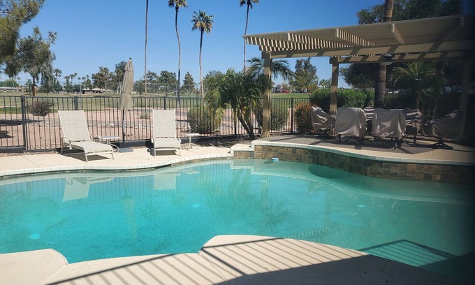 Cottonwood House | PERFECT IN PARADISE