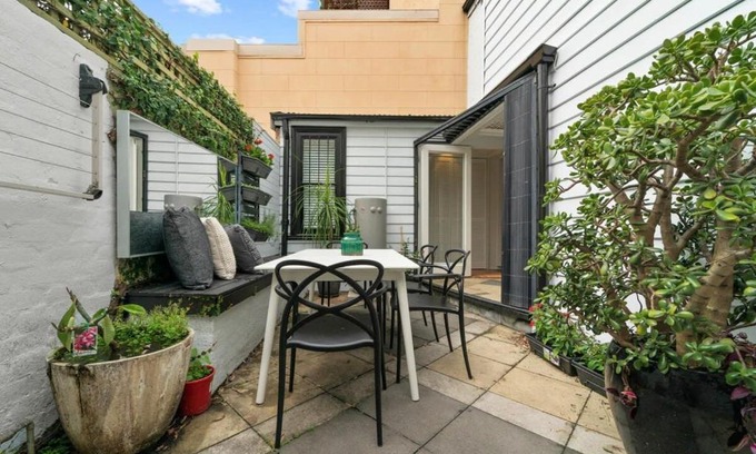Surry Hills House | Perfect Laneway Terrace Surry Hills