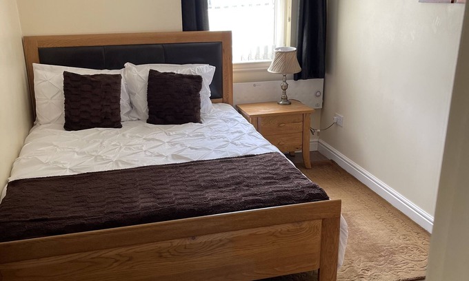 St Leonards Apartment | Perfect location with fantastic transport links.