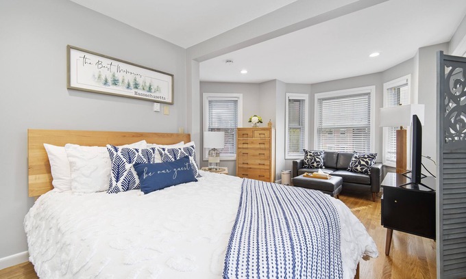North End Apartment | Perfect North End Studio