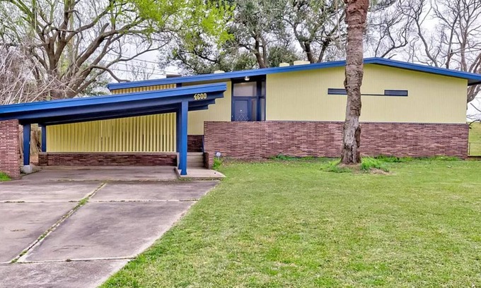 Lakeview  Jefferson County House | Perfect Port Arthur Getaway!