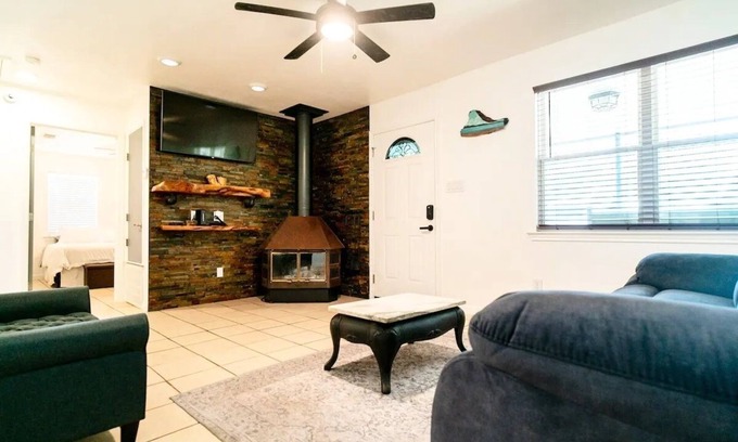 Tow House | Perfect Private Getaway in Buchanan Lake Village!